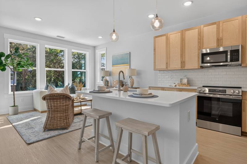 Kitchen & Living, furnished end unit