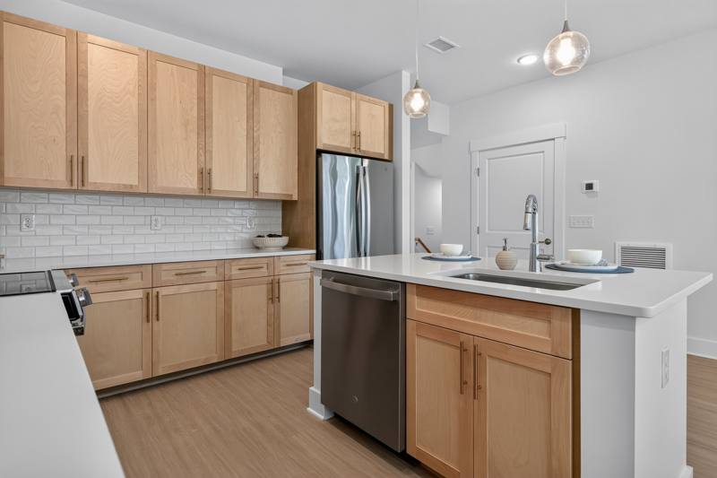 Kitchen, furnished end unit