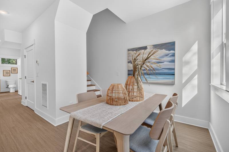 Dining Area, furnished end unit
