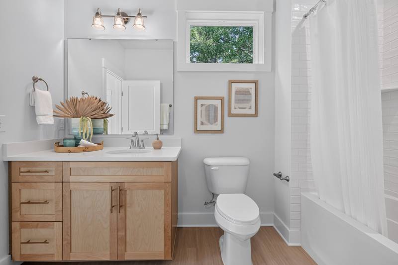 Bathroom, furnished end unit